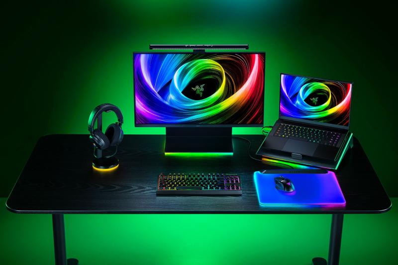 Tastatura wireless Razer Blackwidow V4 TKL HyperSpeed, switch Razer™ Mechanical Switches Gen-3 (Tactile), iluminare Razer™ Chroma RGB, pana la 980 ore autonomie, negru