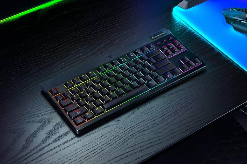 Tastatura mecanica wireless Razer Blackwidow V4 Low profile HyperSpeed TKL, switch Razer™ Low-profile Mechanical Switches (Green Clicky), 110 taste, iluminare Razer™ Chroma RGB, negru