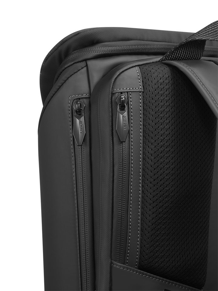 Rucsac Lenovo Legion 16 Armored GB900 pentru laptop de gaming de 16 inch; fabricat din poliester, cu invelis exterior din poliuretan; potrivit pentru dispozitive cu dimensiuni de pana la: 36 cm x 2.4 cm x 29 cm; greutate: 1.3kg; culoare: negru