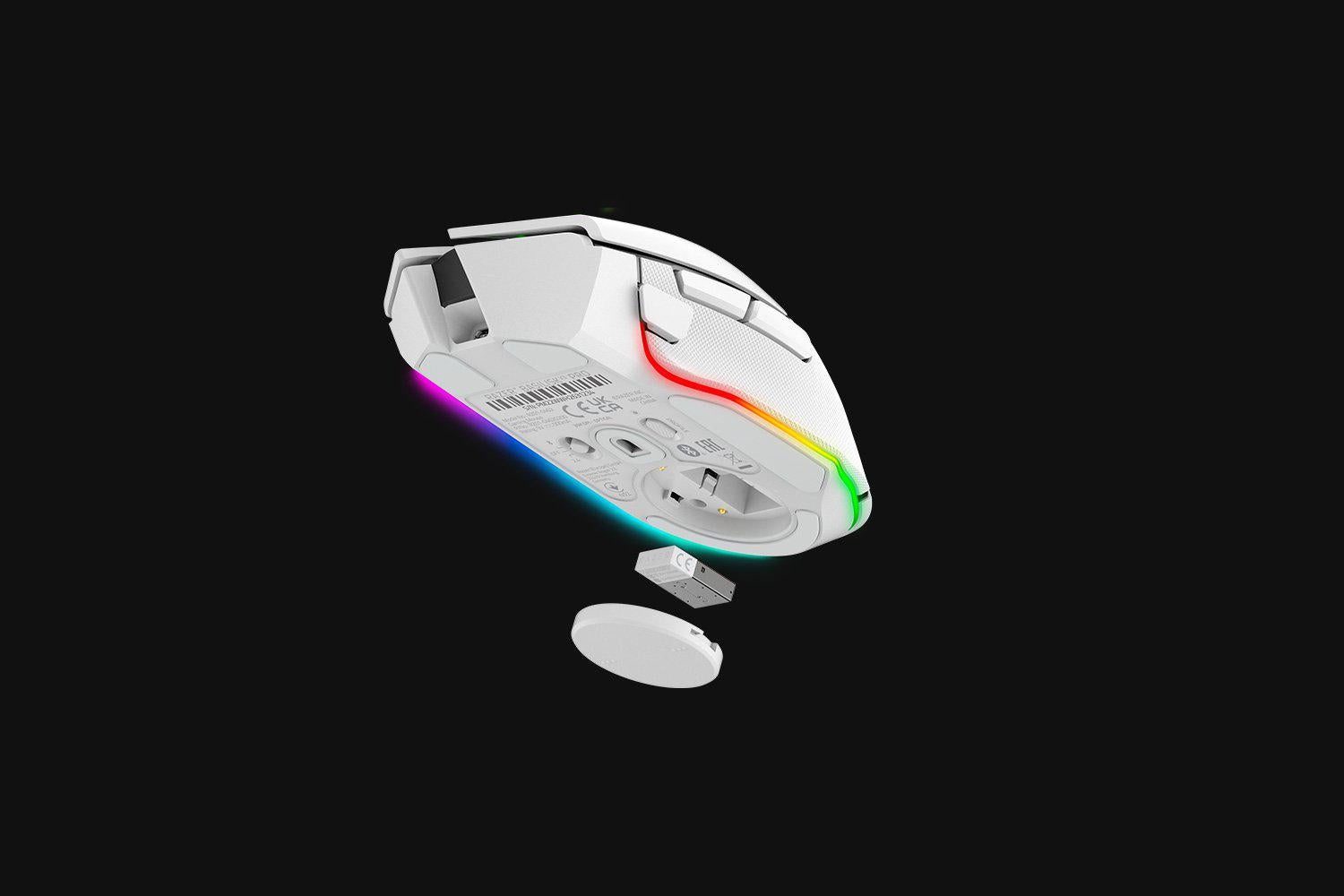 Mouse Razer cu fir Razer Basilisk V3 PRO, butoane programabile 10+1, Razer™ HyperScroll Tilt Wheel, 11 zone de iluminare Chroma RGB, alb