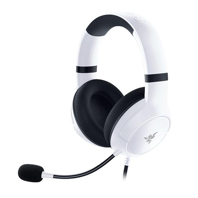 Casti Razer Blackshark V2 HyperSpeed cu fir, frecventa 12 Hz – 28 kHz, sensibilitate 100 dB, izolare fonica pasiva, frecventa de raspuns microfon: 100 Hz – 10 kHz, autonomie baterie pana la 70 ore, interfata jack 3.5 mm, alb