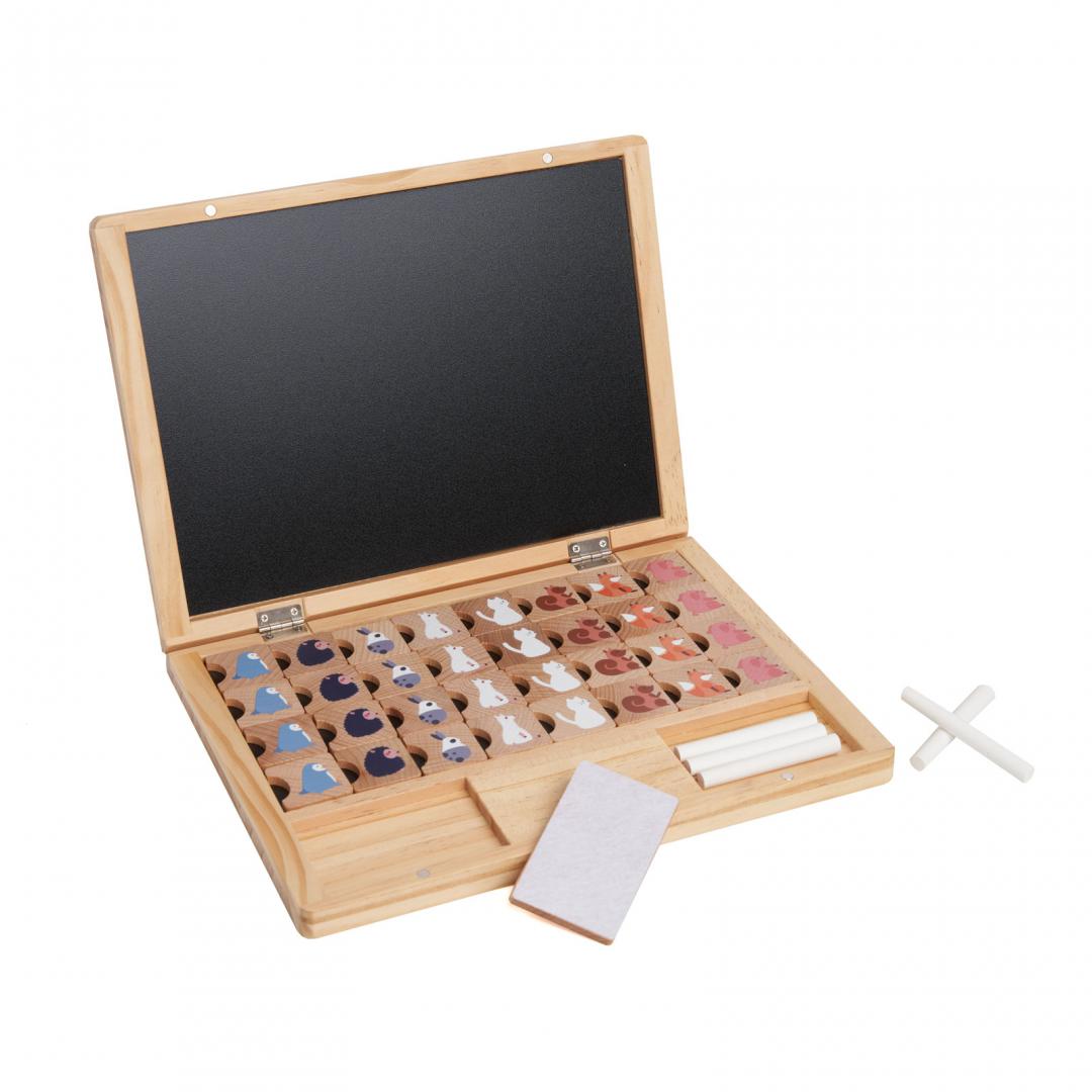 TABLA DIN LEMN CU 39 DE PIESE, MOMKI