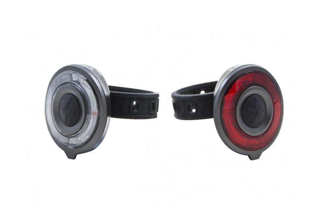 Set lumini far+stop, 2 LED-uri rosii, 2 LED-uri uri albe, Baterii: 2 x 2 CR2032 3V, Greutate: 2x35gr, Autonomie:70/95 h