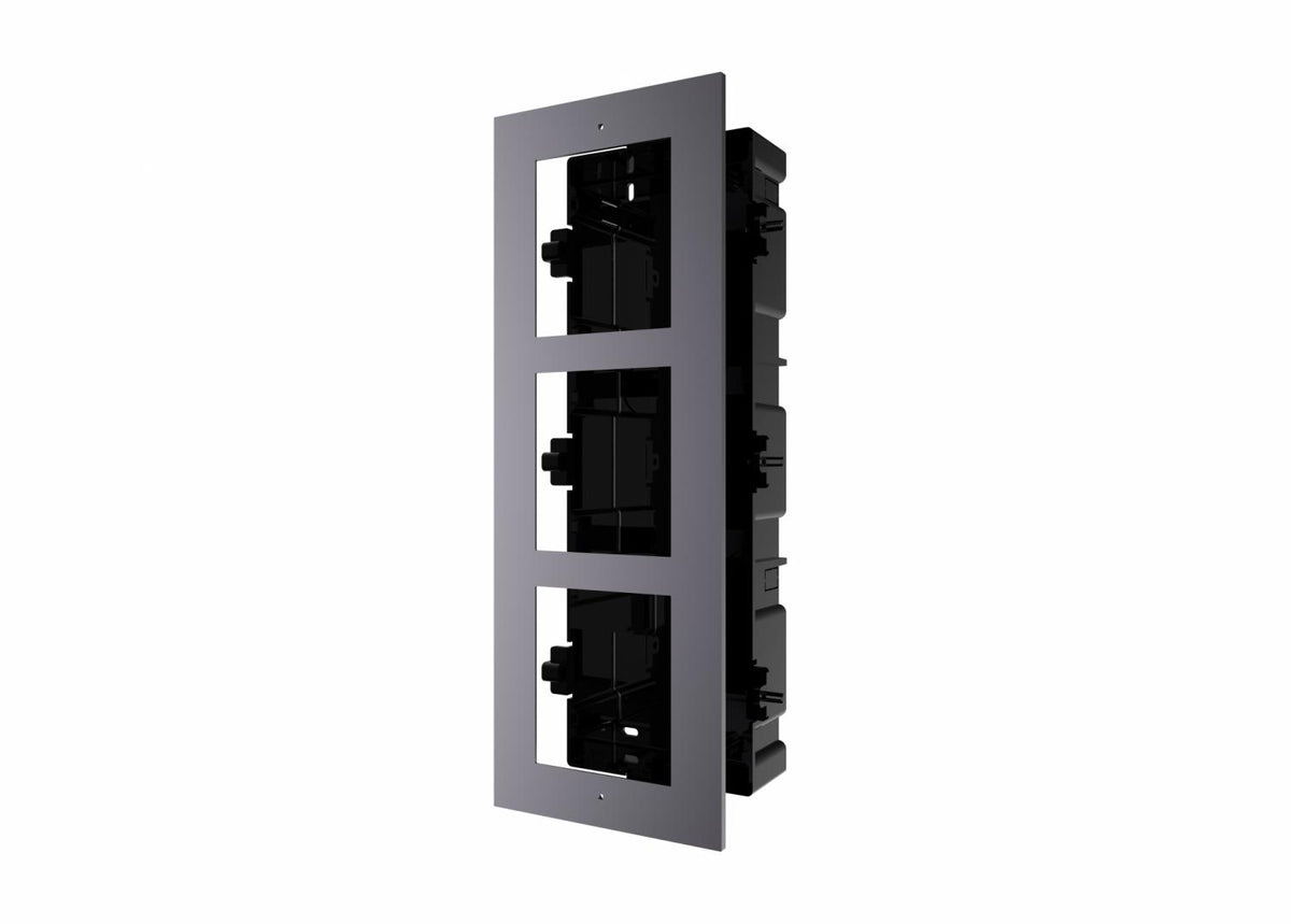Panou frontal pentru 3 module videointerfon modular Hikvision DS-KD-ACF3; permite conectarea a 3 module de videointerfon modular; mo ntareincastrata; material aluminiu, doza de plastic inclusa; dimensiuni:337.8mm x 124mm × 4mm;