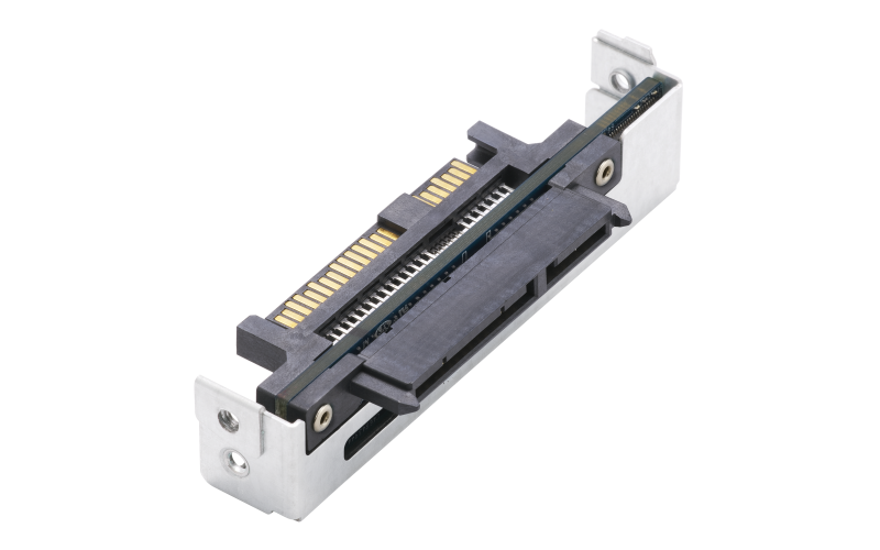 QNAP QDA-SA3. Interfaţă gazdă: SAS, Interfață ieșire: SATA. Culoarea produsului: Negru, Gri. Rată transfer de date (max): 6 Gbit/s. Lățime: 69,9 mm, Adâncime: 21,8 mm, Înălţime: 14,5 mm