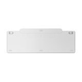 Tastatura Lenovo 800 Self-Charging Bluetooth; reincarcabila cu ajutorul luminii ambientale, fara spatiu destinat bateriilor clasice; layout: US; conectivitate: BT 5.1, se poate conecta la 3 dispozitive; greutate: 635g; compatibil cu Windows 10, Windows 11; culoare: alb