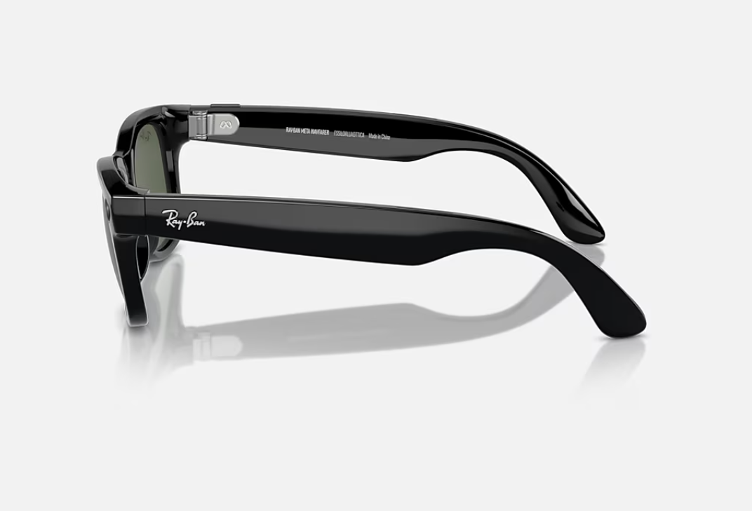 Ray-Ban Meta Wayfarer AI Glasses Shiny Black/G-15 Green
