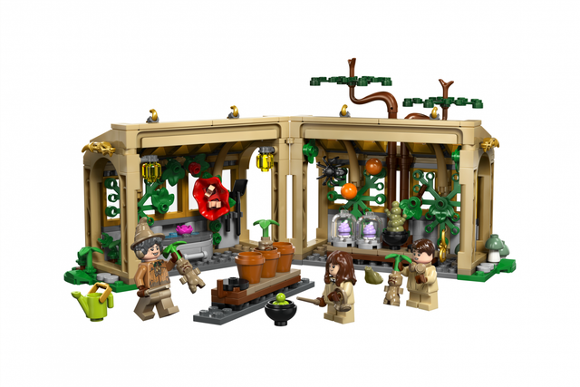 CASTELUL HOGWARTS™: LECTIA IERBOLOGIE LEGO76445