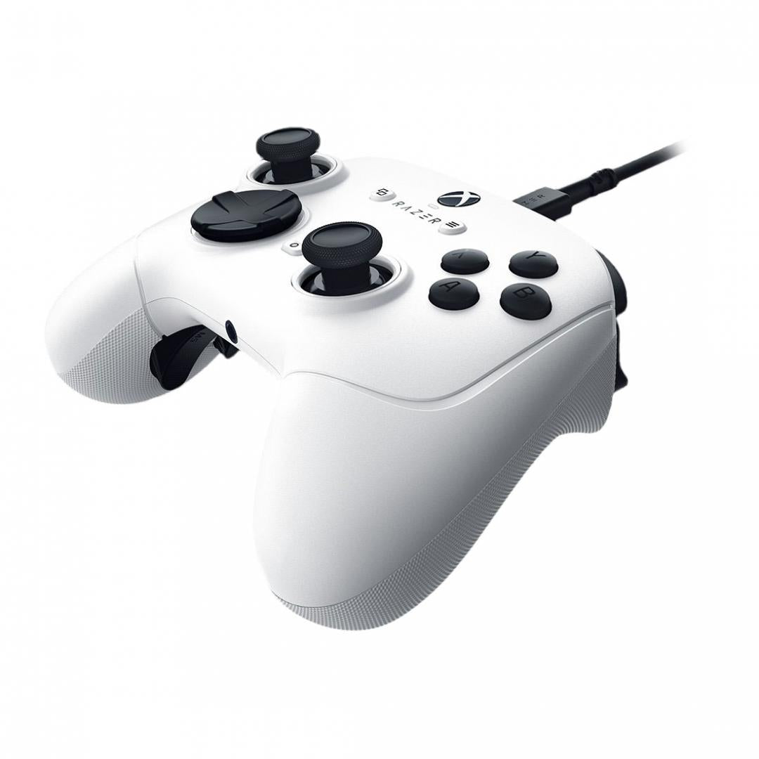 Controller cu fir Razer Wolverine V3 Tournament Edition, compatibil XBOX & PC, butoane de actiune mecanice Razer Mecha Tactile, butoane analogice Anti-drift Hall, lungime cablu 3m, interfata USB-C la USB-A, alb