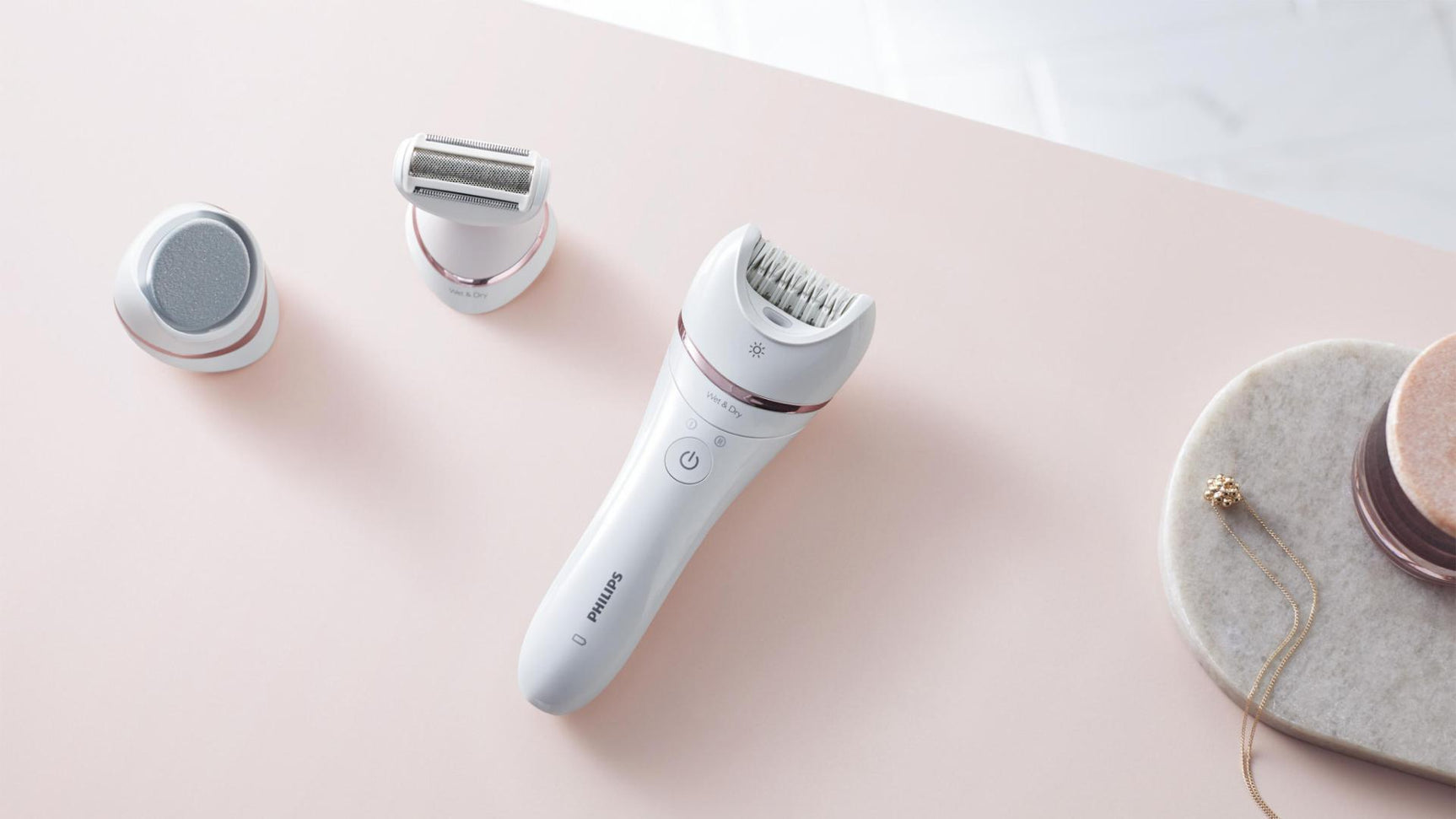 Epilator umed si uscat PHILIPS Seria 8000 BRE730/10, 7 accesorii, 32 pensete, Utilizare fara fir, 2 setari viteza, Opti-light, Discuri ceramice, Argintiu, L x A x I (mm) 65x210x185