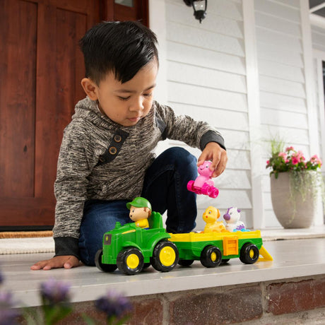 TRACTORAS CU REMORCA, ANIMALUTE SI SUNETE, JOHN DEERE