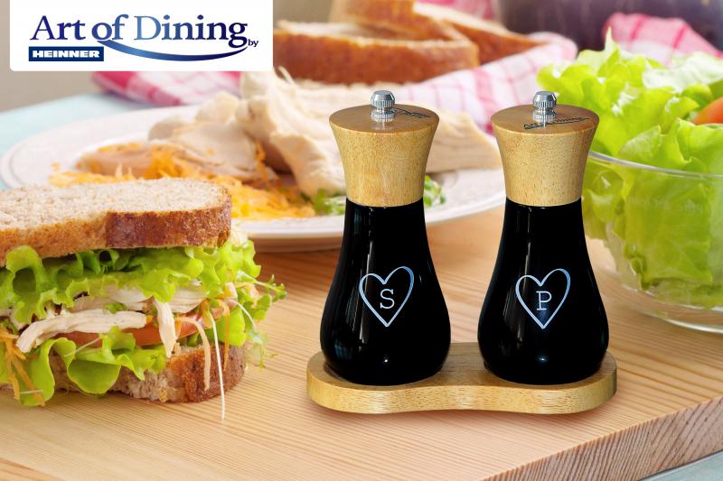 SET 2 RASNITE SARE & PIPER 15 CM +SUPORT DIN LEMN, ART OF DINING BY HEINNER