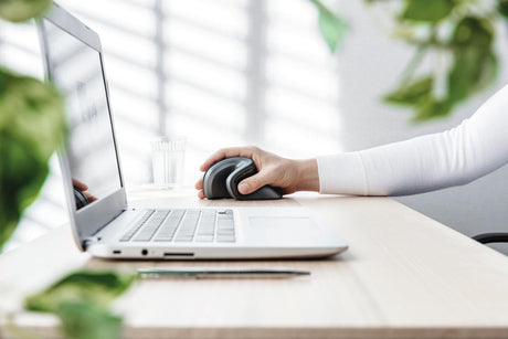 Mouse Trust Verro Ergonomic, Wireless, negru