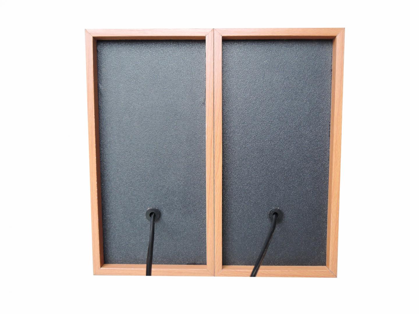 Boxa Serioux, 2.0 SoundBoost 2000C, 6W, frecvența raspuns: 100Hz- 18KHZ,raport semnal/zgomot: 70 dB, conexiune: jack 3,5 mm, alimentare: USB 5V1A, carcasă din lemn